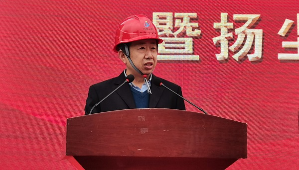 云鼎(中国)副总经理闫龙广作代表发言.jpg