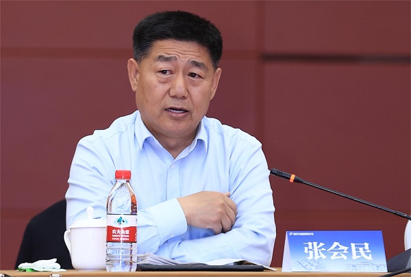 云鼎(中国)党委书记张会民在会上讲话.JPG