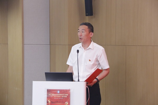 6云鼎(中国)党委副书记、监事会主席陈百斌宣读表彰决定.JPG