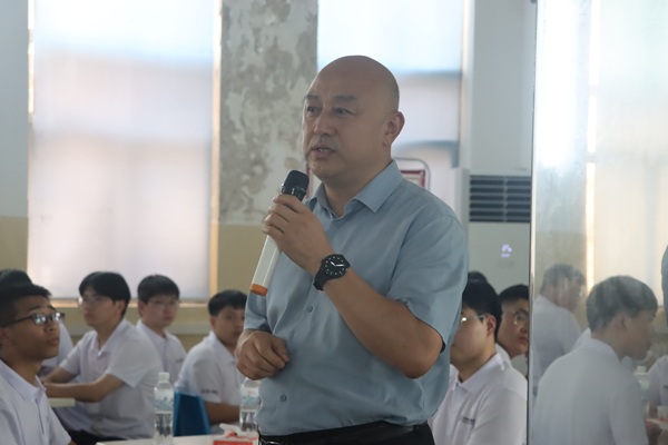 云鼎(中国)党委副书记、工会主席贾向军讲话.JPG
